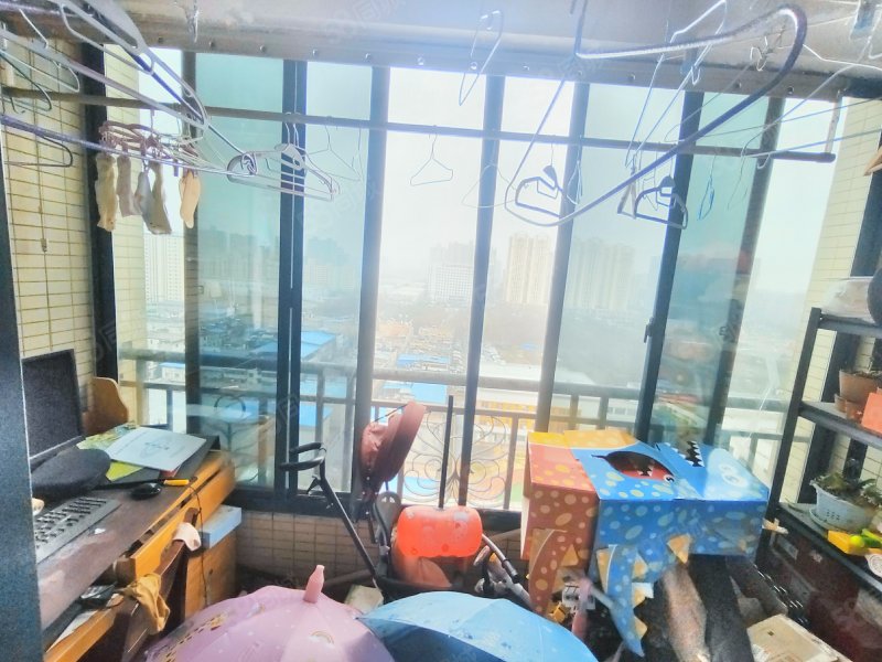 浐灞生态区,双地铁口,精装2室明厨明卫双阳台,诚心出售