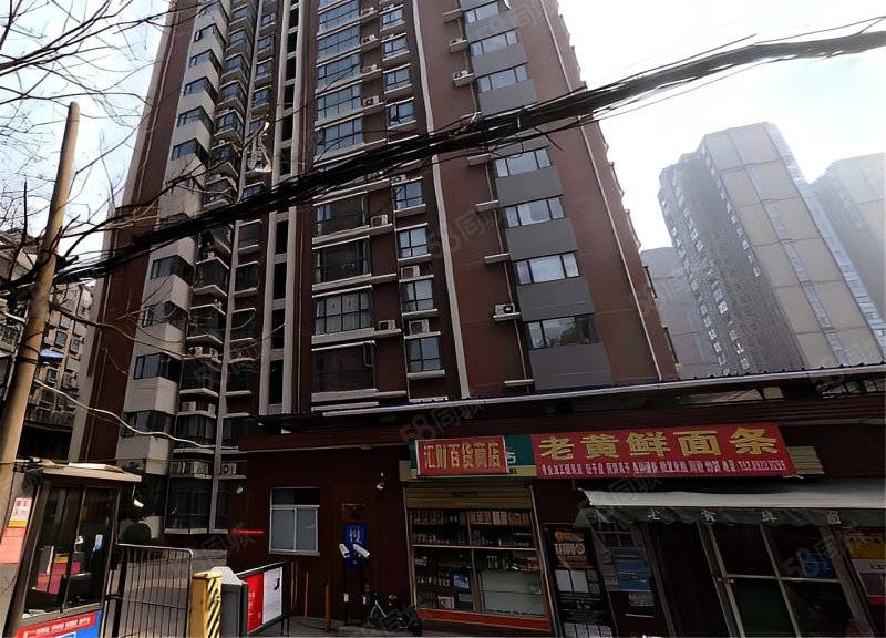 大唐西市旁丰庆公园对面边防总队家属院居住密度低电梯房