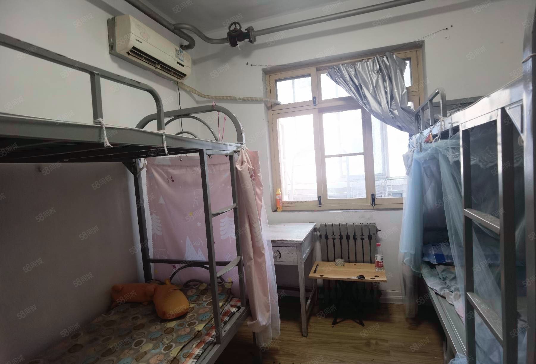 小寨地铁口 赛格国际 华旗 金莎国际隔壁两室可做宿舍带架子床